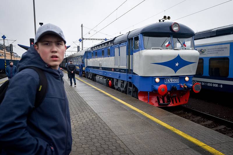 Motorová lokomotiva řady 751 - Bardotka.