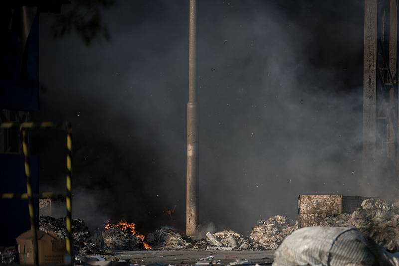 Požár ve Vratimově ve společnosti FCC Česká republika 27. dubna 2018.