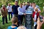 Nedaleko Slezkoostravského hradu byl ve středu 8. září 2021, přesně 99 let od založení fotbalového klubu Baníku Ostrava, odhalen pamětní kámen jako vzpomínka na jeho zakladatele.