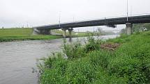 Hladiny řeky Odry v Koblově. Situace 3. června 2013.
