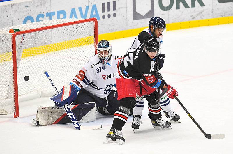 Přípravný zápas hokejistů Vítkovice - Olomouc 11. srpna v Ostravě.