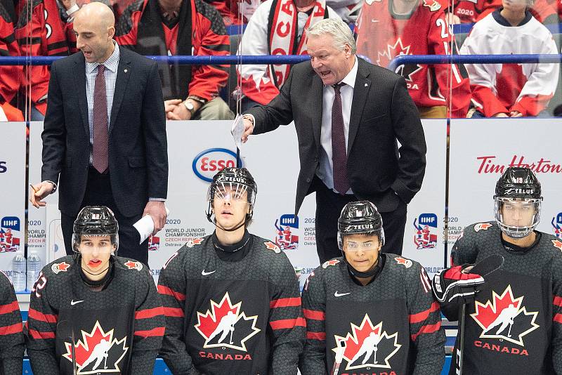 Mistrovství světa hokejistů do 20 let, skupina B: Kanada - ČR, 31. prosince 2019 v Ostravě. Na snímku (zleva) trenér Kanady Dale Hunter.