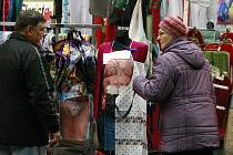 Vánoční trhy? V posledních letech spíše tržnice, říkají tamní prodejci i provozovatel haly.