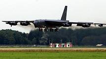 Na přistávací plochu Letiště Leoše Janáčka Ostrava ve středu odpoledne dosedl strategický bombardovací letoun dlouhého doletu B-52.