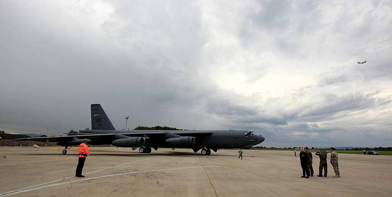 Na přistávací plochu Letiště Leoše Janáčka Ostrava ve středu odpoledne dosedl strategický bombardovací letoun dlouhého doletu B-52.