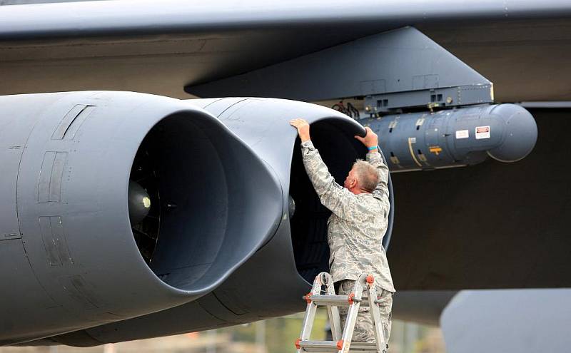 Na přistávací plochu Letiště Leoše Janáčka Ostrava ve středu odpoledne dosedl strategický bombardovací letoun dlouhého doletu B-52.