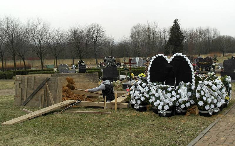 Ústřední hřbitov ve Slezské Ostravě patří k pracovištím zdejší hrobnické dynastie.