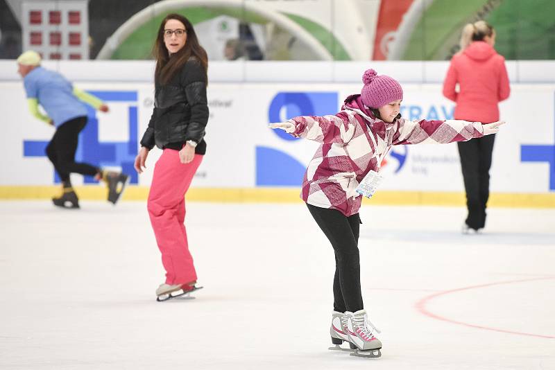 Olympijský festival u Ostravar Arény, 12. února 2018 v Ostravě. Krasobruslení.