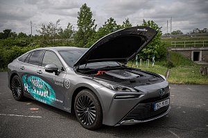 Auto na vodíkový pohon Toyota Mirai druhé generace, 18. května 2023, Ostrava.