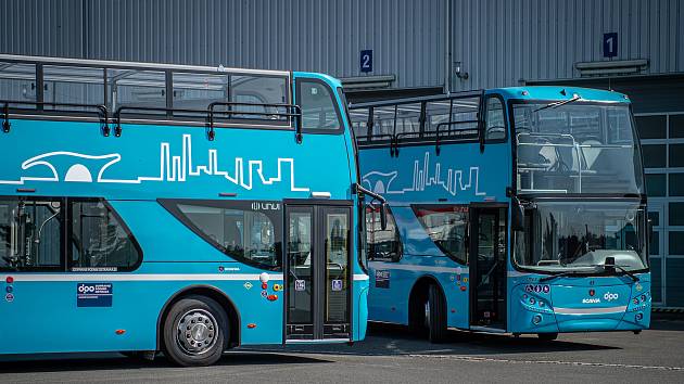 Prezentaci dvou dvoupatrový autobus (double decker), které chce město Ostrava využívat k turistickým účelům, 10. srpna 2020 v Paskově.