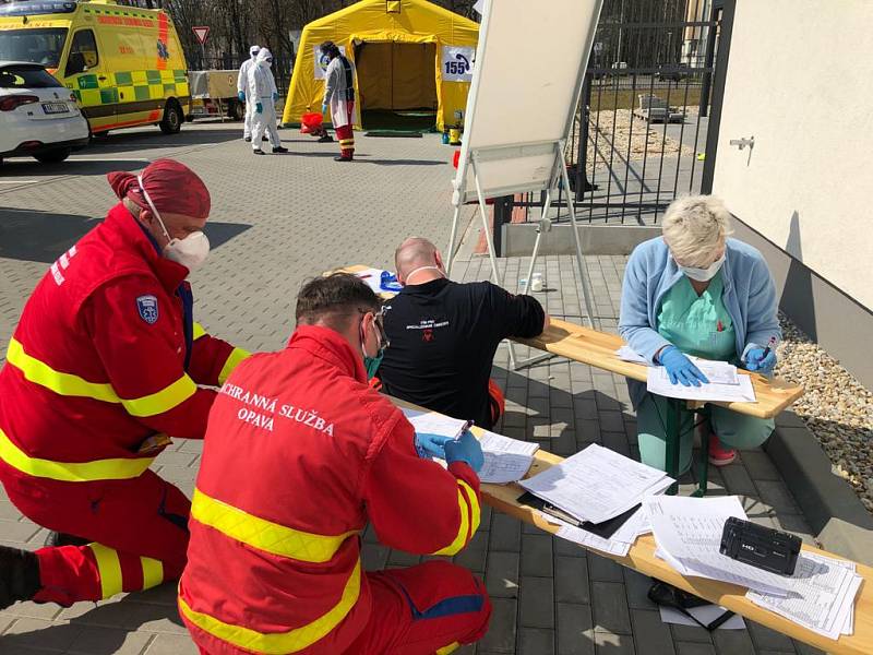 Tým pro specializované činnosti ZZS MSK zasahoval v sobotu 4. dubna během dne po dobu více než pěti hodin v ostravském Alzheimer centru.