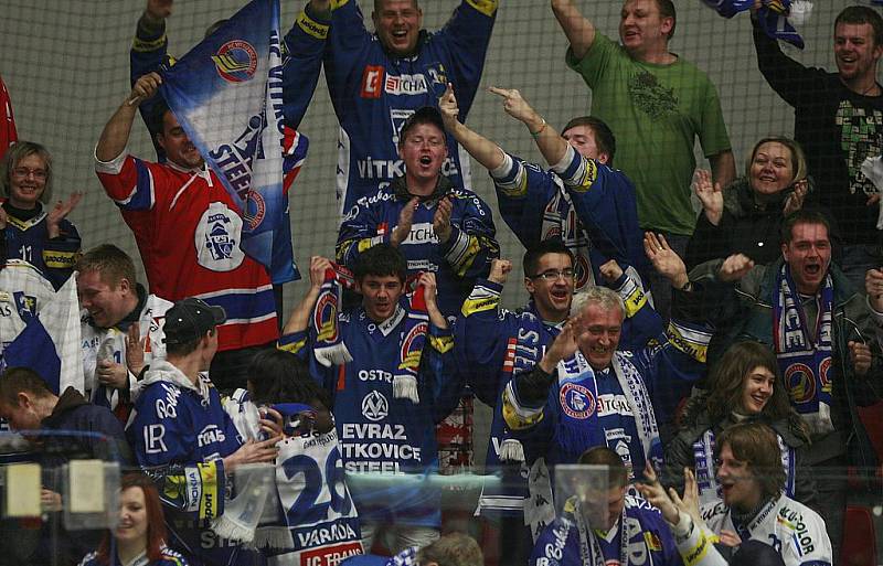 Fanoušci. Čtvrtfinále playoff hokejové O2 ELH mezi HC Mountfield České Budějovice a HC Vítkovice Steel.