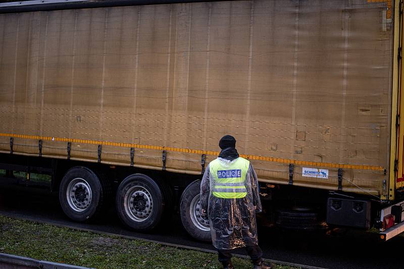 Česká policie zahájila kontroly na česko-slovenské hranici kvůli vysokému počtu uprchlíků, kteří přes ČR přecházejí do Německa a Rakouska, 29. září 2022, Mosty u Jablunkova.