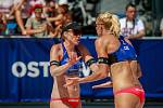 Turnaj Světové série Ostrava Beach Open, 21. června 2018, na snímku vpravo Kristýna Kolocová, vpravo Michala Kvapilová