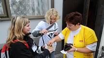 Také v Ostravě měli lidé možnost přispět v rámci sbírky Bílá pastelka na pomoc nevidomým a slabozrakým