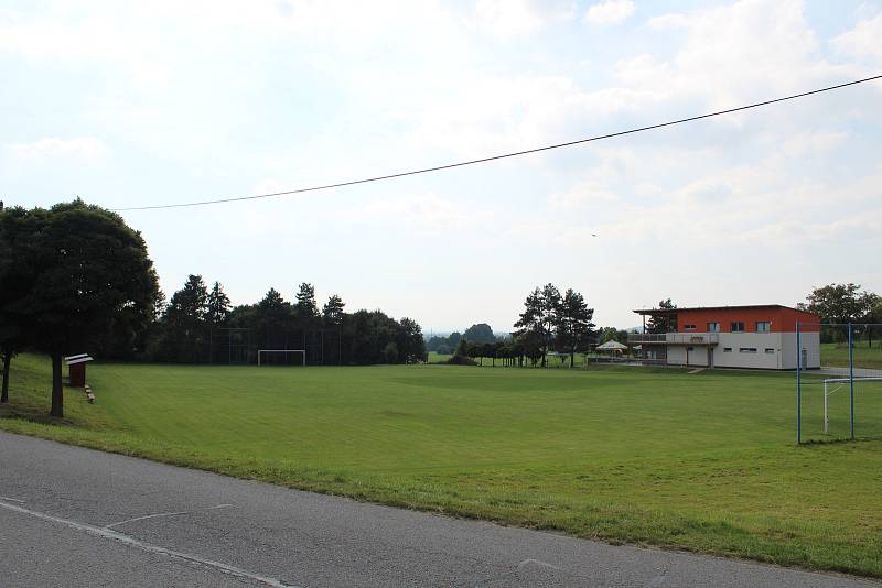 Fotbalové hřiště v Olbramicích.