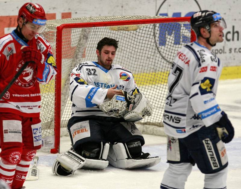 44. kolo hokejové extraligy: HC Vítkovice Steel – HC Oceláři Třinec 2:1 v prodl.