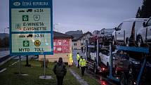 Česká policie zahájila kontroly na česko-slovenské hranici kvůli vysokému počtu uprchlíků, kteří přes ČR přecházejí do Německa a Rakouska, 29. září 2022, Mosty u Jablunkova.