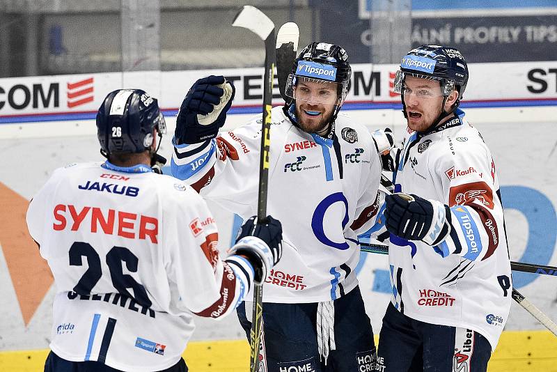 Dohrávka 26. kola hokejové extraligy: HC Vítkovice Ridera - Bílí Tygři Liberec, 5. prosince 2021 v Ostravě. (Zleva) Radost Liberce, Petr Jelínek z Liberce, Tomáš Rachůnek z Liberce a Jiří Průžek z Liberce.