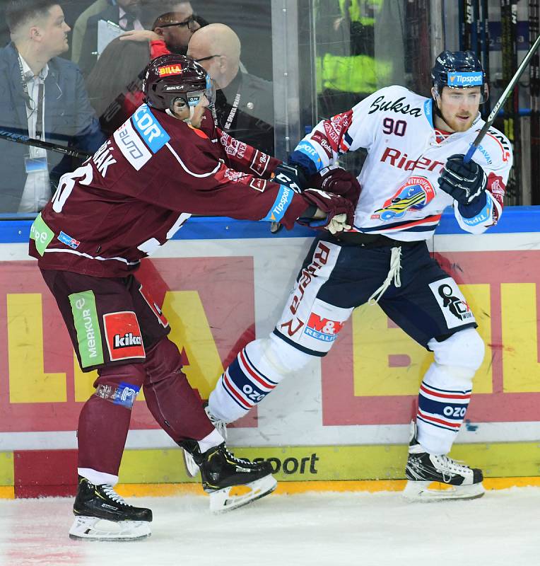 Utkání předkola play off hokejové extraligy - 4. zápas: HC Sparta Praha - HC Vítkovice Ridera, 15. března 2019 v Praze. Na snímku (zleva) Tomáš Dvořák, Jakub Lev