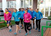 Společný start běhu napříč obvody Ostravy odstartoval v 8 hodin u radnice v Porubě.