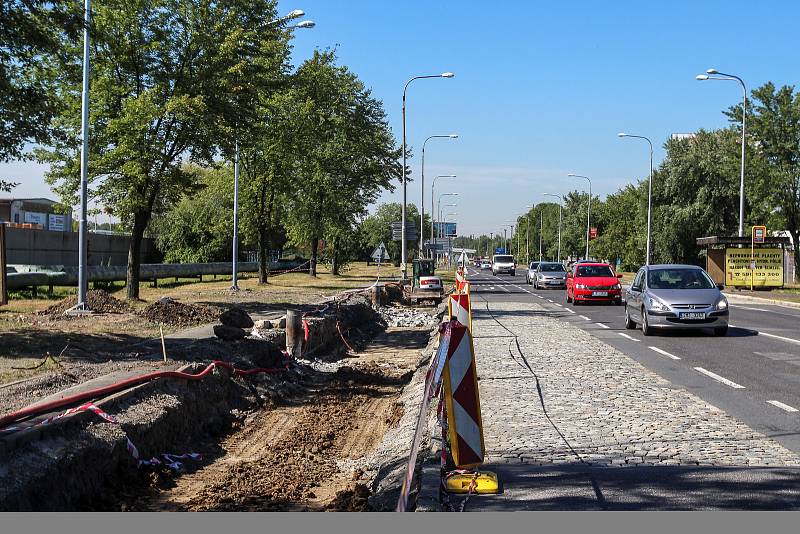 Úpravy silnice kvůli stavbě outletového centra v Ostravě-Přívoze.