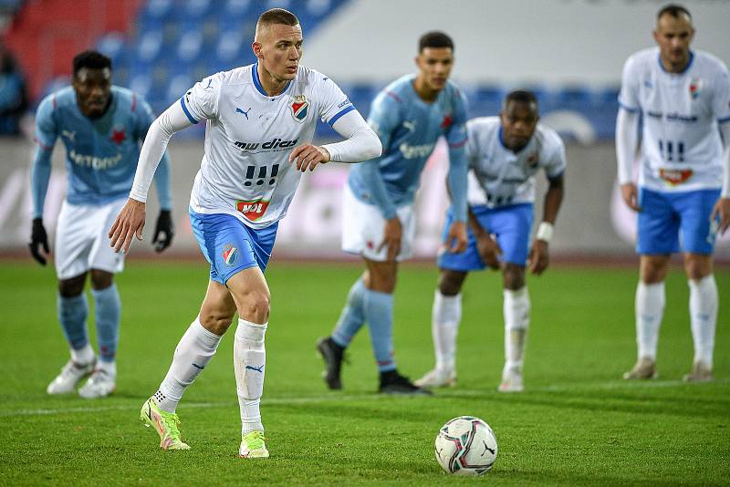 Utkání 19. kola první fotbalové ligy: Baník Ostrava - Slavia Praha, 19. prosince 2021 v Ostravě. Ladislav Almási z Ostravy.