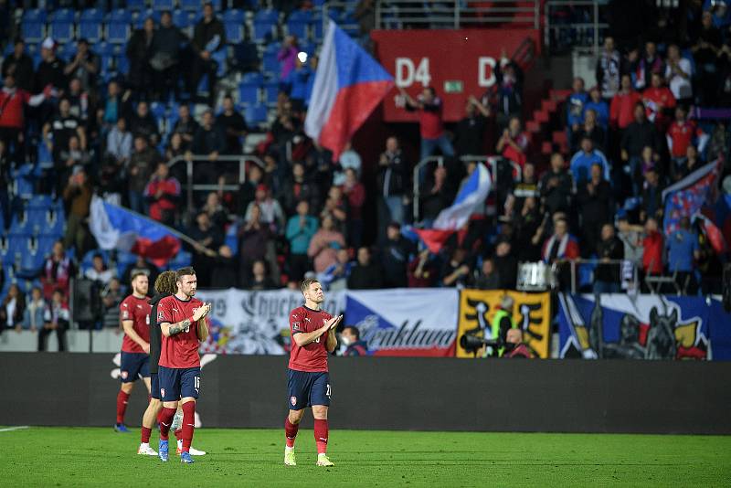 Utkání skupiny E kvalifikace mistrovství světa ve fotbale: Česko - Bělorusko, 2. září 2021 V Ostravě. český tým děkuje fanouškům.