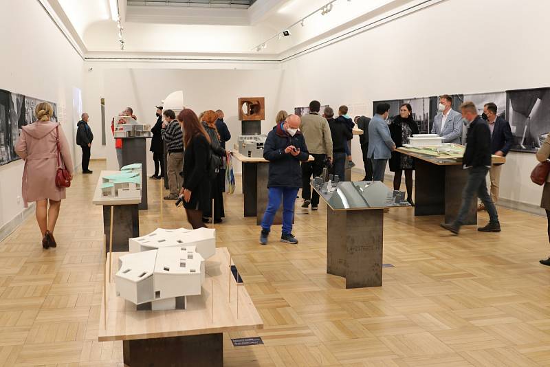 Výstava STEVEN HOLL: Making Architecture je k vidění do 5. prosince 2021 v Galerii výtvarného umění v Ostravě.