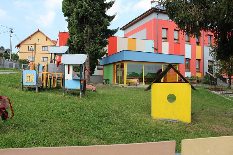 Základní a mateřská škola v Olbramicích.
