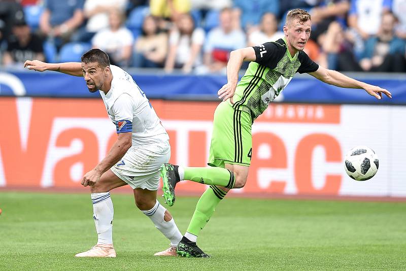 Nadstavba první fotbalové ligy, kvalifikační utkání o Evropskou ligu: FC Baník Ostrava - FK Mladá Boleslav, 1. června 2019 v Ostravě. Na snímku (zleva) Milan Baroš a Tomáš Hájek.