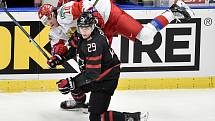 Mistrovství světa hokejistů do 20 let, finále: Rusko - Kanada, 5. ledna 2020 v Ostravě. Na snímku (zleva) Dmitri Voronkov a Nolan Foote.