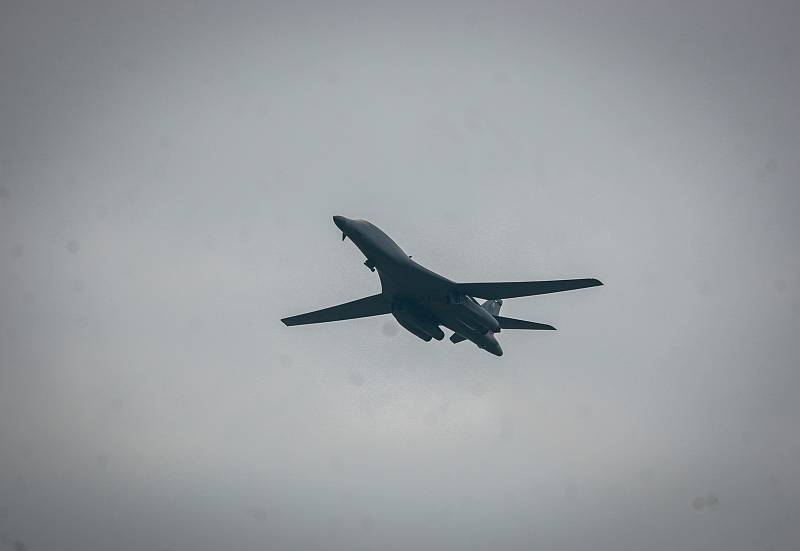 Přílet bombardérů B-52H Stratofortress a nadzvukového "stealth" B-1B Lancer na ostravské letiště Leoše Janáčka v Mošnově.