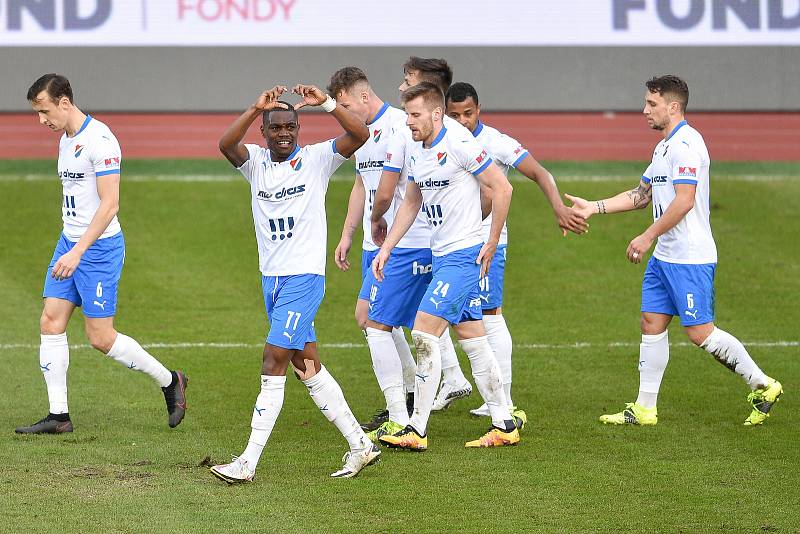 Utkání 23. kola první fotbalové ligy: FC Baník Ostrava – 1. FK Příbram, 13. března 2021 v Ostravě. (střed) Nsungani Gigli Ndefe z Ostravy oslavuje gól.