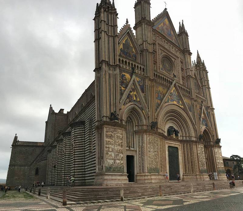 Katedrála v italském Orvietu, historické město cca 100 km od Říma.