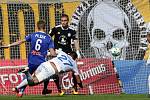 Derby Sigma vs. Baník táhne. Snímky z předchozího derby na Andrově stadionu a odjezd (příjezd) fanoušků Baníku do Olomouce.