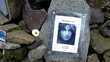 Symbol svobody od roku 1982 – mohyla Johna Lennona pod vrcholem Smrku.
