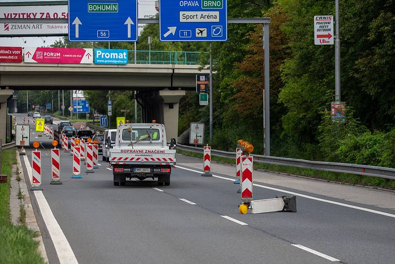 Dopravní situace na Místecké ulici v Ostravě 19. 8. 2019.