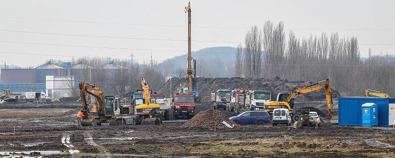 Stavba outletového centra, březen 2018.