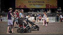 Třetí den hudebního festivalu Colours of Ostrava v Dolní oblasti Vítkovice, pátek 15. července 2022, Ostrava.