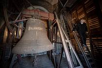 Zvon Salvator v Katedrále Božského Spasitele, březen 2021 v Ostravě.