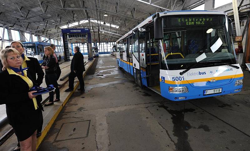 Elektrobus je nejnovějším ostravským dopravním prostředkem.