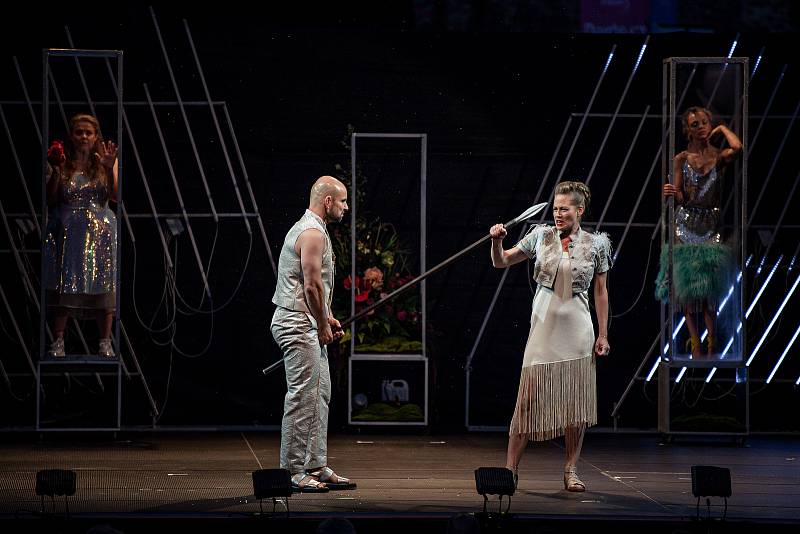 Premiéra hry Sen noci svatojánské od Williama Shakespeara na Letních shakespearovských slavnostech na Slezskoostravském hradě, 18. července 2022 v Ostravě.