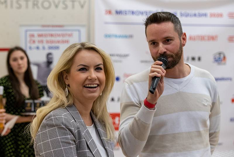 Mistrovství ČR ve squashi mělo v ostravském Sportovním centru Fajne premiéru vloni. Podívejte se, jak se na něm bojovalo o medaile.