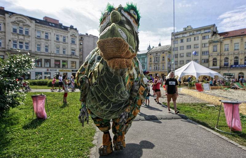 Festival v ulicích – průvod draků centrem Ostravy.