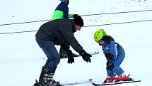 Tošovický areál zaplnili o víkendu lyžaři, snowboardisté i bobisté.