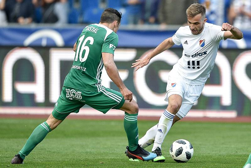 Semifinále fotbalového poháru MOL Cupu: FC Baník Ostrava - Bohemians Praha 1905, 24. dubna 2019 v Ostravě. Na snímku (zleva) Dostál Martin a Kuzmanovič Nemanja.