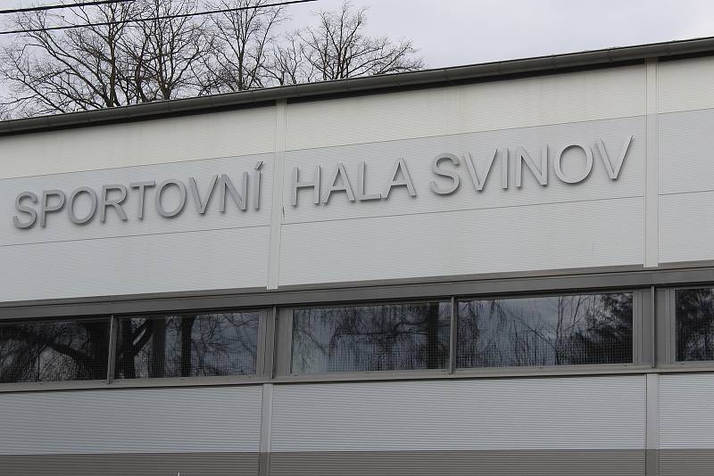 Sportovní hala ve Svinově.