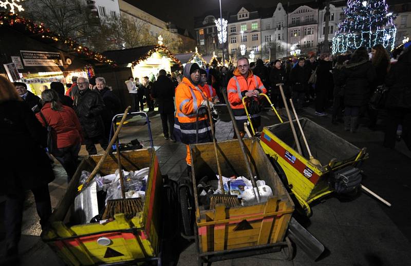 Akce Česko zpívá koledy v Ostravě na Masarykově náměstí.