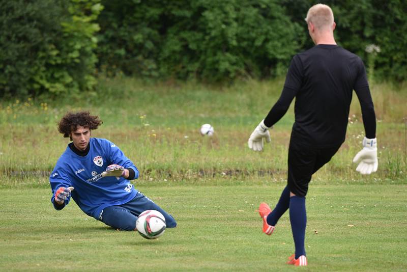 Fotbalisté MFK Vítkovice při tréninku.